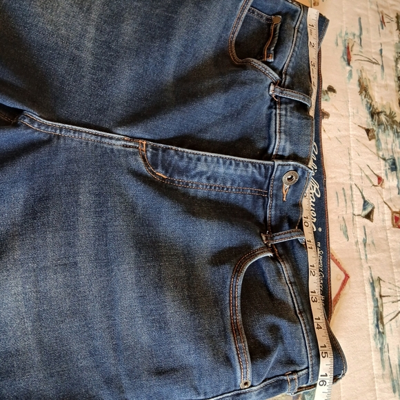 EddieBauer Slightly Curvy High Rise Slim Straight 12 - Picture 9 of 14